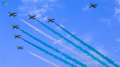 أكبر استعراض للمقاتلات والطائرات.. شاهد كيف احتفلت السعودية باليوم الوطني الـ92| فيديو وصور