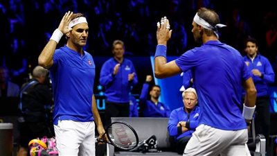 نهاية بسيناريو خيالي.. مشجع يمنح فيدرير وداعا لا يُنسى | فيديو