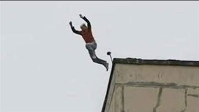 تاجر مخدرات يلقي نفسه من الدور التاسع بمحكمة المنصورة أثناء التحقيق معه