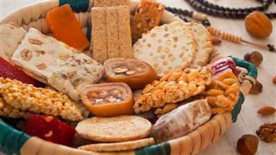 الإفتاء: تهادي حلوى المولد النبوي الشريف بين الناس سُنةً حسنة