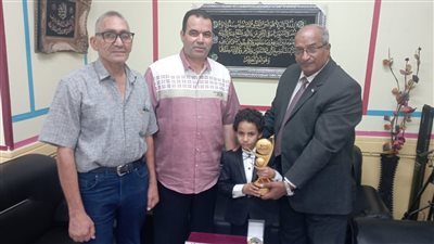 ابتكر جهاز توليد الطاقة الكهربائية من الشمس.. طالب يفوز بجائزة المبدع الصغير