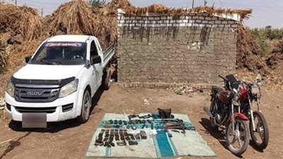 مصرع 2 من العناصر الإجرامية وضبط آخر عقب تبادل لإطلاق النيران بسوهاج 