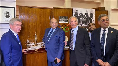 توماس باخ يزور المتحف الأولمبي بمقر اللجنة الأولمبية | صور