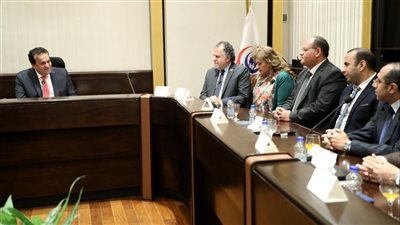 وزير الصحة يكرم فريق القافلة الطبية المصرية بالسودان عقب انتهاء مهام عملهم