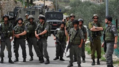 مقتل ضابط إسرائيلي وإصابة آخر بـ