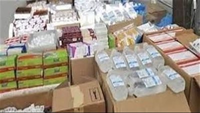 ضبط 14 ألف قطعة مستلزمات طبية مجهولة المصدر داخل محل بالقاهرة