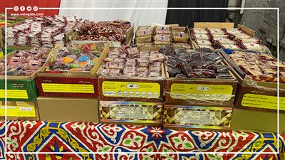 أشهرها لبن العصفور.. حلوى المولد في باب البحر على كل شكل ولون | فيديو