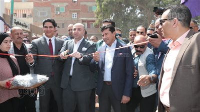 وزير الشباب ومحافظ بني سويف يفتتحان منشآت رياضية