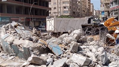 لتوسعة الطريق.. هدم تمثال 