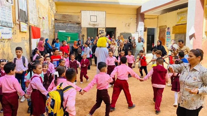 استقبال طلاب الصف