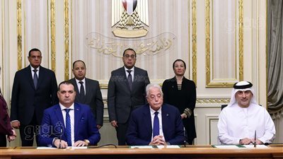 مدبولي يشهد توقيع اتفاق خدمات جمع ونقل القمامة ونظافة الشوارع بشرم الشيخ | صور 