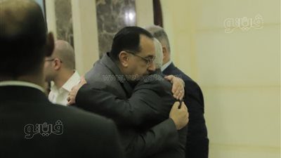 وزراء وشخصيات عامة يقدمون واجب العزاء في زوجة وزير التعليم السابق | فيديو 