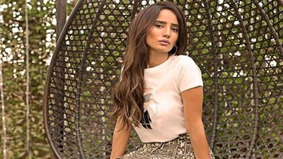 زينة: أنا زملكاوية.. وحاولت أخلي ولادي أهلاوية