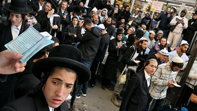 رغم التحذير.. عشرات الآلاف من اليهود يحتشدون في أومان الأوكرانية