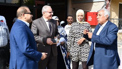 رئيس جامعة قناة السويس يتفقد أعمال تطوير المستشفى الجامعي | صور 