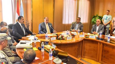 محافظ أسيوط يشدد على الاستعداد المبكر لمواجهة حرق المخلفات الزراعية