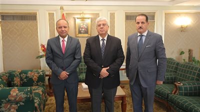 وزير التعليم العالي يبحث مع مدير اليونسكو للعلوم سبل التعاون المشترك