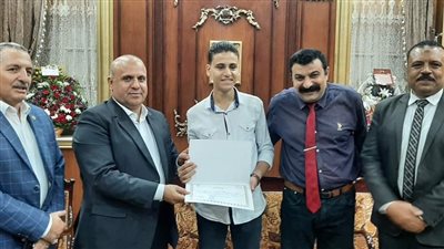 وكيل تعليم دمياط يكرم الطالب المثالي 