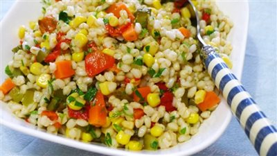 طريقة عمل سلطة القمح بالخضراوات | فيديو 