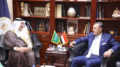 العمرة والاستفادة من كأس العالم.. تفاصيل اجتماع وزير السياحة مع سفير السعودية 