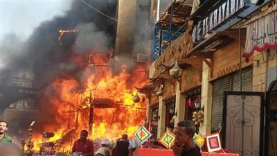 حريق في منطقة السوق السياحي بأسوان | صور 
