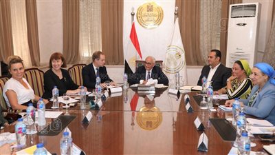 وزير التعليم يلتقي السفير البريطاني بالقاهرة لمناقشة التعاون المشترك