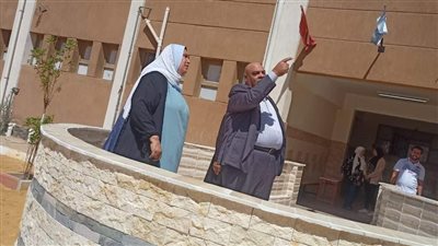 مدير إدارة أكتوبر يتفقد فصول مدرسة سعد بن أبي وقاص | صور