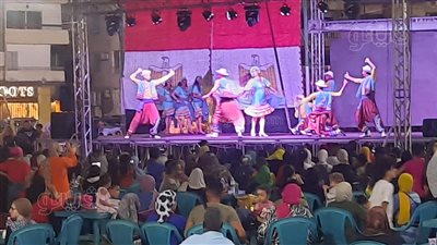 إقبال جماهيري حاشد في أول أيام عروض مهرجان الفنون الشعبية بالإسماعيلية | فيديو