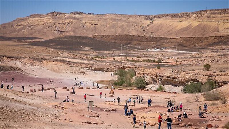 إسرائيل تبدأ إخلاء