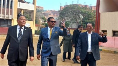 مدير تعليم الجيزة يتفقد بعض المدارس استعدادا للعام الدراسي الجديد