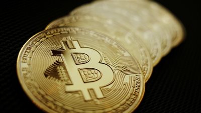 عملة بتكوين تتراجع، والعملات المشفرة تحقق خسائر