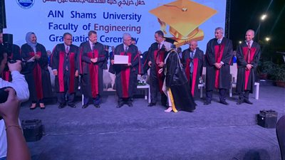وزير التعليم العالي يشهد حفل تخرج دفعة 2022 بهندسة عين شمس