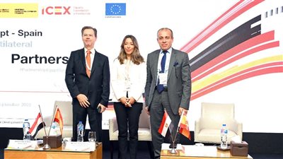 وزير الصناعة يدعو الشركات الإسبانية للاستثمار في إنتاج الهيدروجين الأخضر بمصر