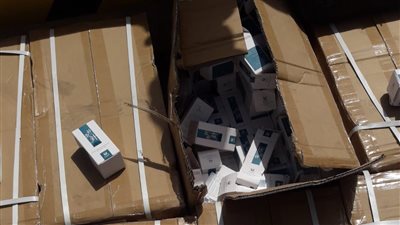 جمارك السخنة تضبط محاولة تهريب 200 ألف إبرة صينية