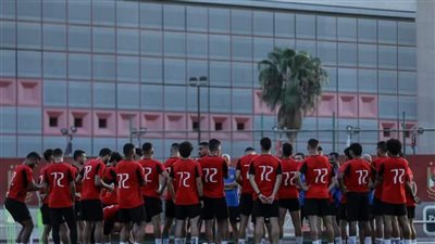 هل يشارك لاعبو الأهلي الدوليين بودية طلائع الجيش؟