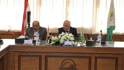 محافظ الجيزة يوجه بمنع تحويل الجراجات لأنشطة تجارية | صور