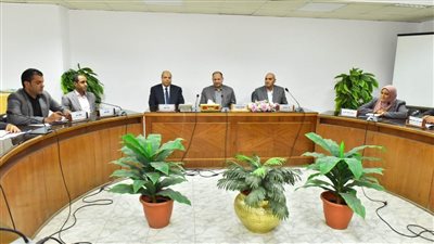 لجنة تقويم الأداء بالتنمية المحلية تتابع مشروعات حياة كريمة بأسيوط