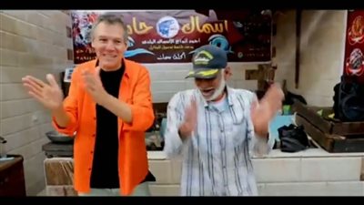 يلا نعيشها.. أغنية لمواطن ألماني في حب مصر | فيديو 