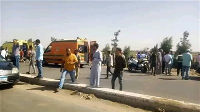 إصابة طبيبة وأبنائها الثلاثة في حادث سير بالمنيا
