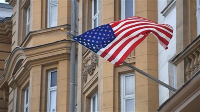 السفارة الأمريكية في موسكو تدعو رعايها لمغادرة روسيا فورا 