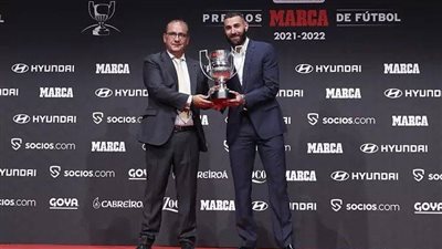 ‏كريم بنزيما يفوز بجائزة دي ستيفانو لأفضل لاعب في الدوري الإسباني الموسم الماضي