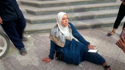 بعد تأييد حكم إعدام قاتلها.. نجلة قتيلة مستشفى جامعة الزقازيق تسجد لله شكرًا | فيديو