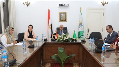 محافظ الجيزة يترأس لجنة اختيار المشروعات الخضراء الذكية| صور