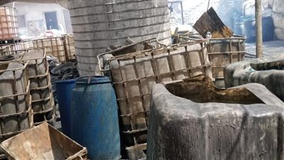 مصادرة 30 طن مخصبات زراعية داخل مصنع بالقليوبية