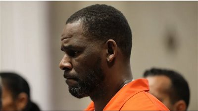 بمئات الآلاف.. أمر آر كيلي بتعويض ضحايا الاعتداءات الجنسية