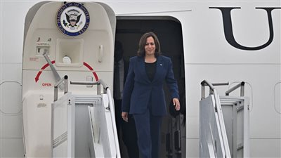 كامالا هاريس تبدأ زيارة كوريا الجنوبية غداة تجربة صاروخية جديدة لبيونج يانج