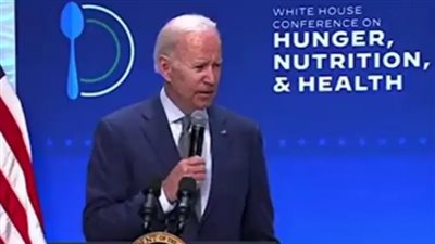 هفوة جديدة.. بايدن يسأل عن متوفاة نعاها من قبل بين الحضور: جاكي أين أنت | فيديو