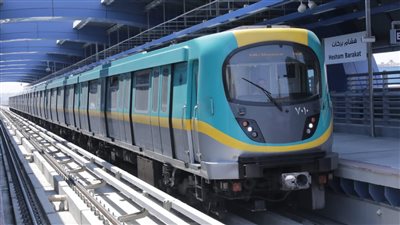 رئيس المترو يتابع حركة التشغيل وسط ارتفاع الركاب 