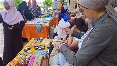 افتتاح معرض المنتجات التراثية والحرف اليدوية لجامعة قناة السويس 