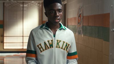 كاليب ماكلولين يكشف تفاصيل معاناته مع العنصرية بسبب لون بشرته